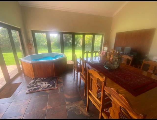 5 BEDROOM HOUSE FOR SALE IN CLUBVILLE